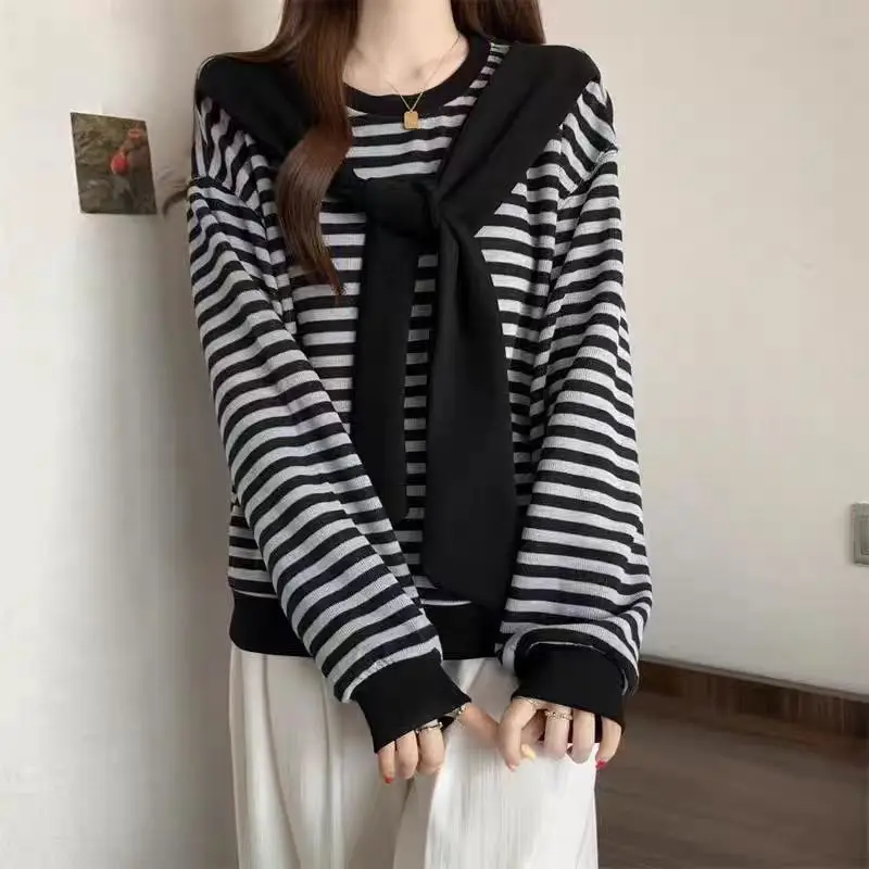 숄 스트라이프 라운드넥 긴팔 루즈핏 스웨트셔츠 2025 가을 신상 상의