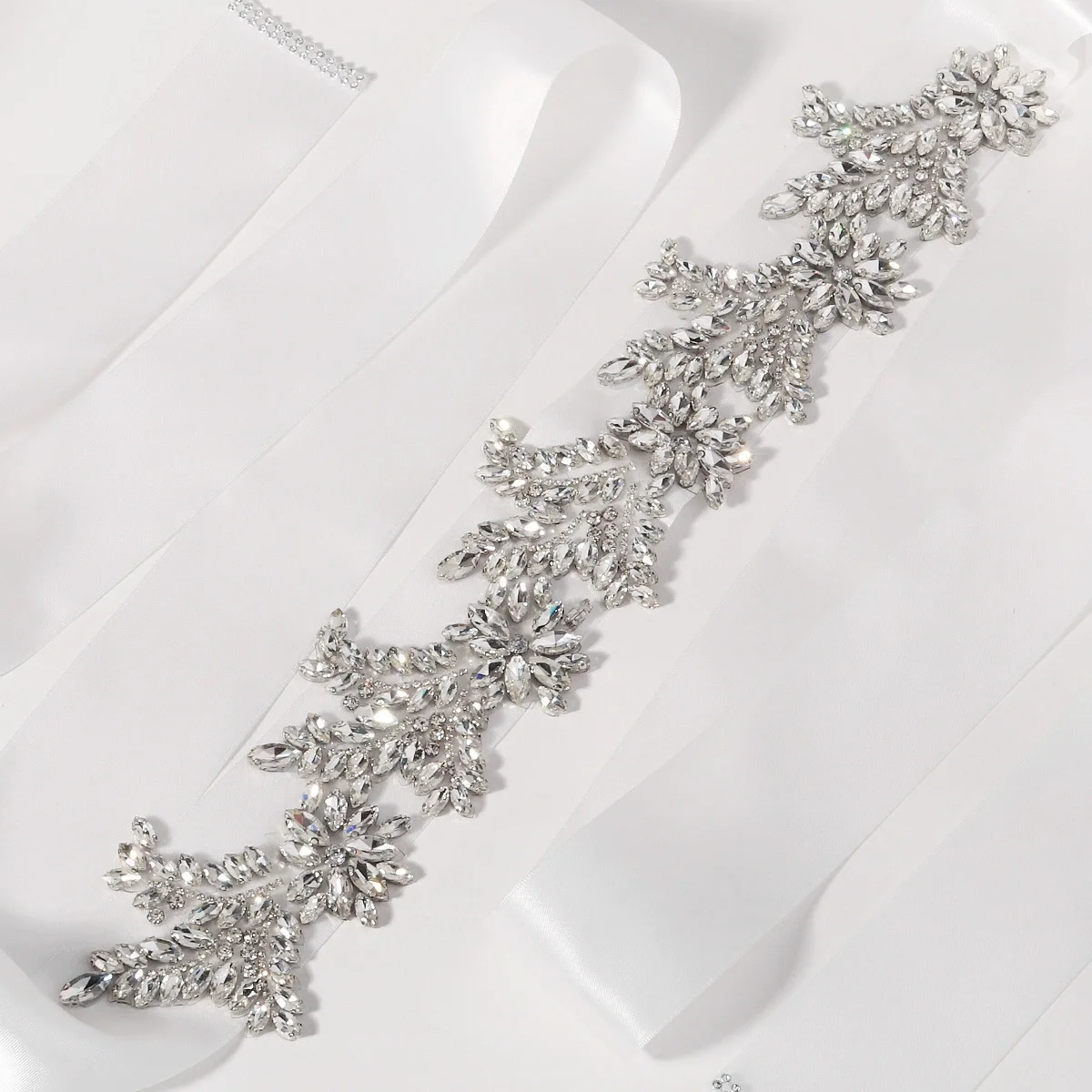 SLBRIDAL Hochzeitszubehör Kristall-Brautgürtel Satin Strass Perlen Abendkleid-Gürtel Hochzeitsband Schärpe Brautjungfern Damen – Detail 3