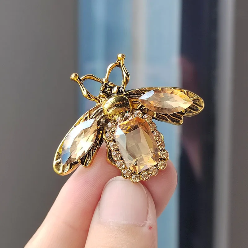 Cute Bee Brooch Fashion Gemstone Insect Rhinestone Corsage Women\'s Coat Suit Accessories Pin Retro Enamel Animal Brooch