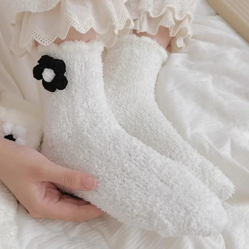 Autumn And Winter Plus Velvet Thick Warm Home Flower Coral Fleece Socks For Women