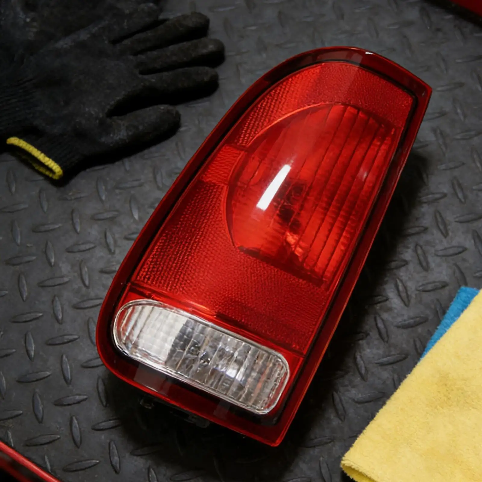 

For Ford F-150 Trucks 1997-2003 Super Duty 1999-2007 Automotive Tail Light High Brightness Professional No-Bulb Rear Lamps Night