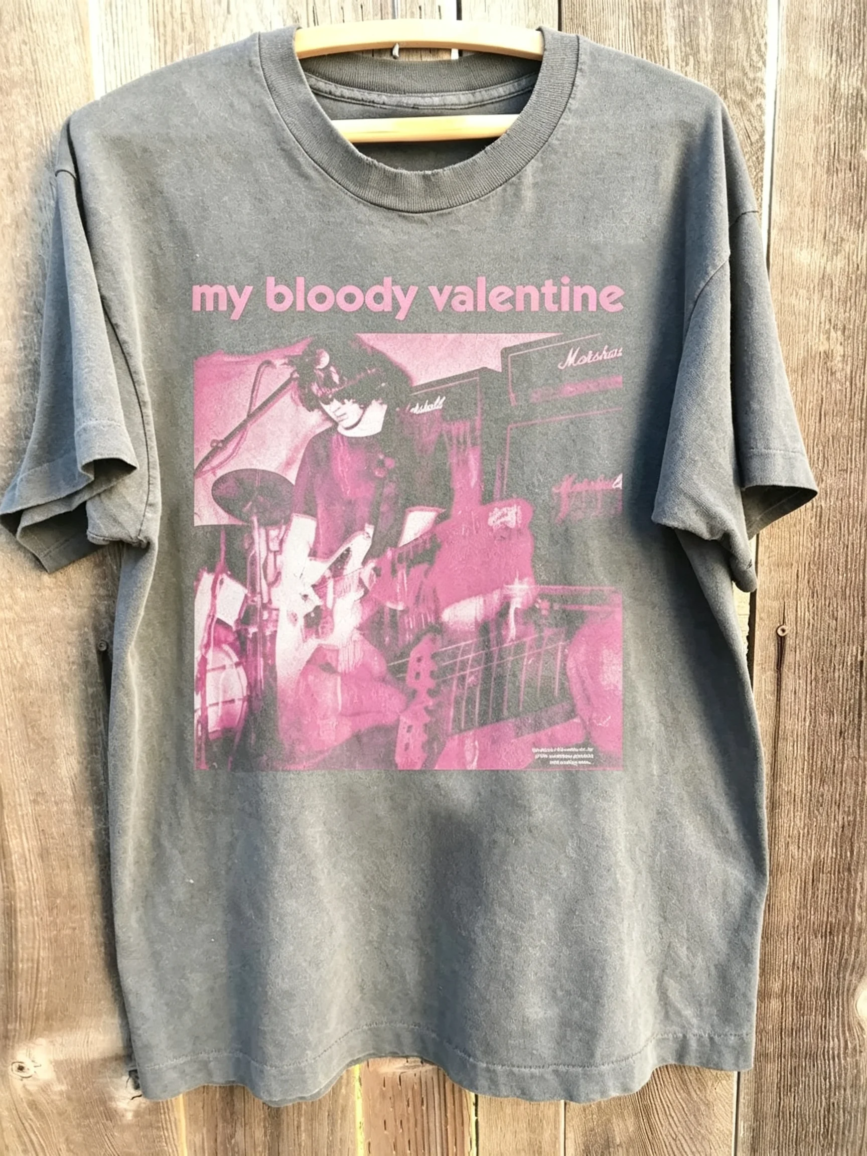 2026 Herren Vintage Rock Grafik T-Shirt Retro Magenta-Ton Live-Musik Gitarrist Bühnenkunstdruck Schwarzes Kurzarm-T-Shirt – Detail 4