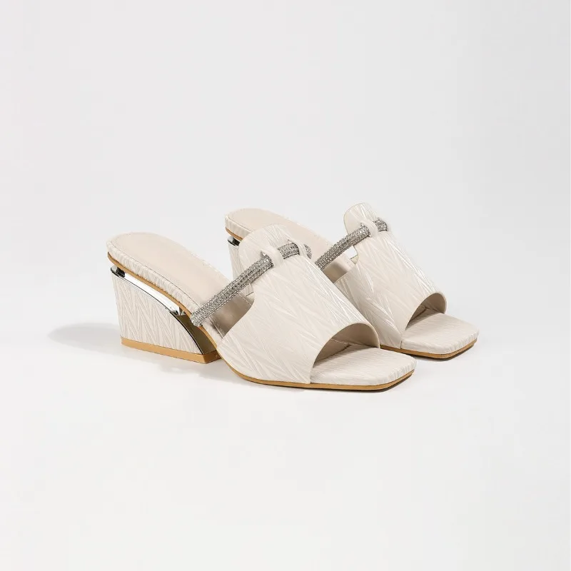 

2026 New Sweet Summer Women's Slippers Open-Toe Square Head Champagne Color One-Strap High Heels Sandals with Water Diamonds