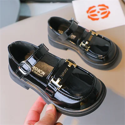 Girls\' British Style Metal Buckle Anti Slip Round Toe Leather Shoes, 2024 Summer New Daily Outdoor PU Girls\' Leather Shoes