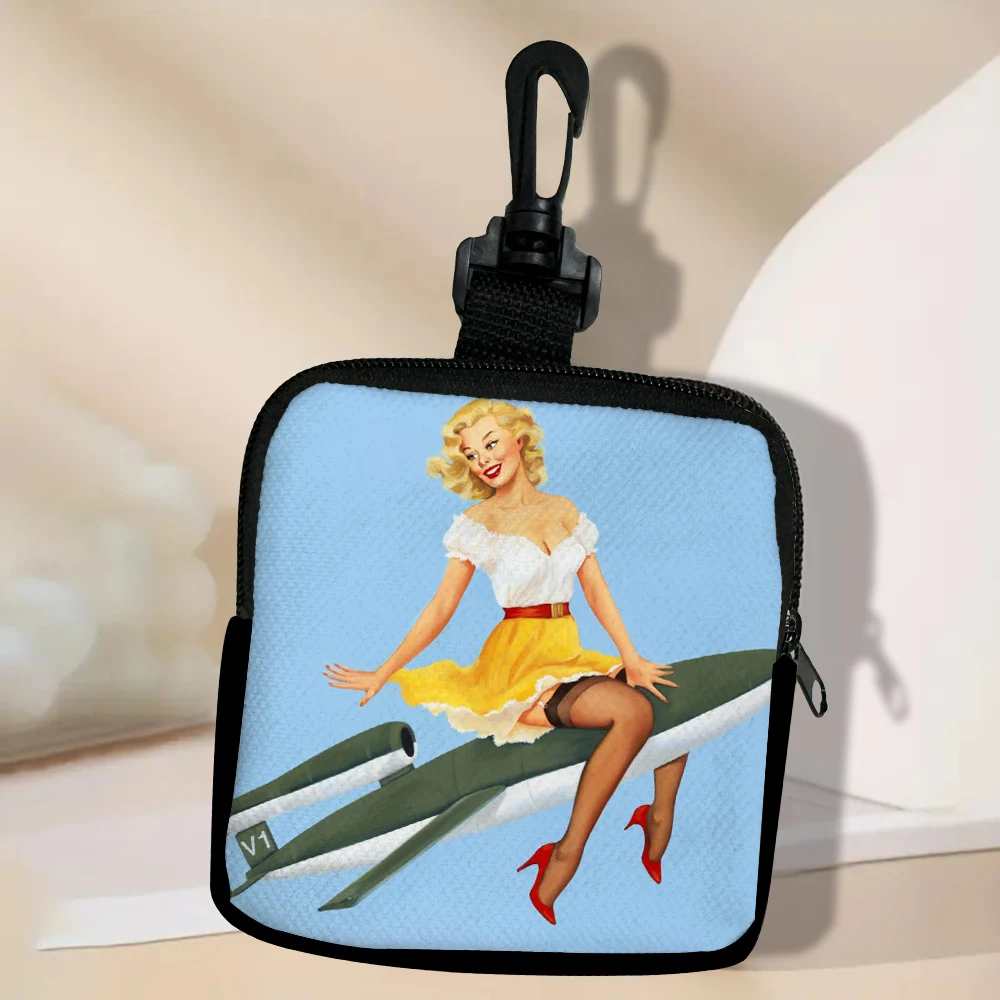 

Gil Elvgren Heritage Auction Women Coin Purse Card Key Mini Purses Pouch Small Zipper Coin Purse Card Holder Wallet Bag 3.3