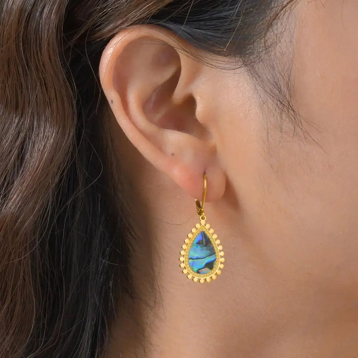 

Unique Water Drop Abalone Shell Earrings,Women's 18K Gold Plated Stainless Steel Hoop Earrings,Trendy Party Jewelry Gift