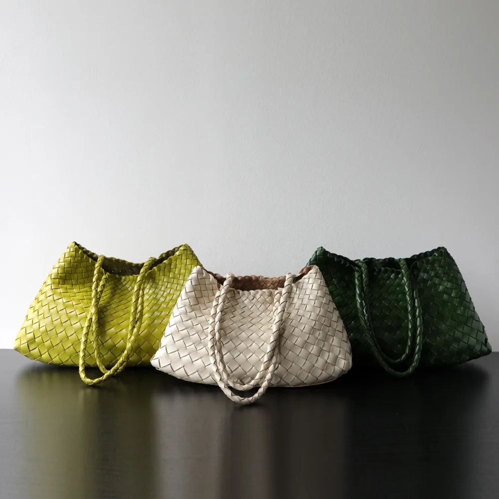 Niche Light Luxury High-end Sense First-layer Cowhide Vegetable Basket Handmade Bag Retro Versatile Portable Underarm Bag