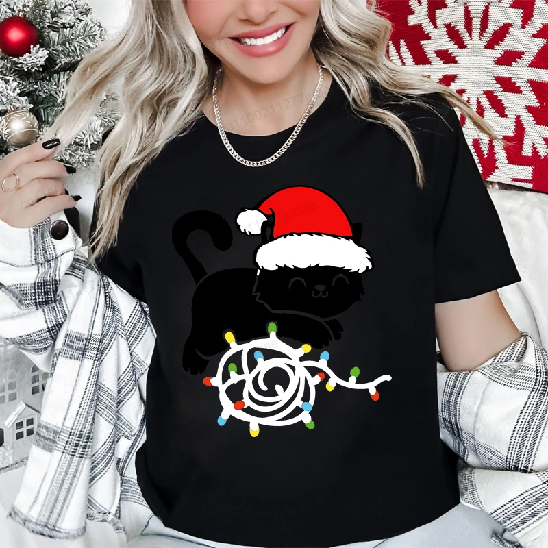 เสื้อยืดพิมพ์ลายแมวดำคริสต์มาส เสื้อยืดแขนสั้นลำลองสำหรับผู้ชายและผู้หญิง เสื้อยืดพิมพ์ลายกราฟิกทริปคริสต์มาส เสื้อผ้า