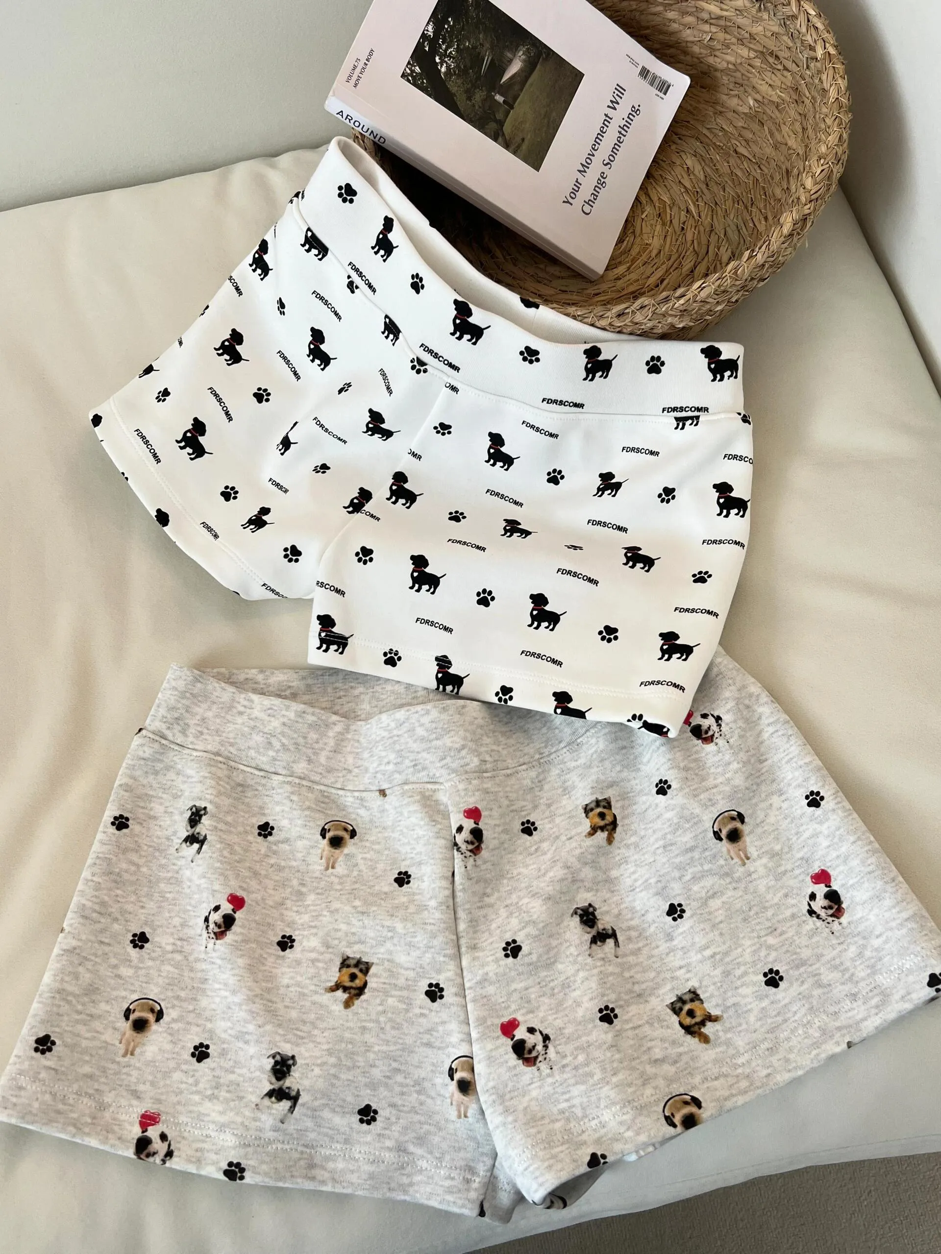 

Шорты с высокой талией свободного кроя, пижамные шорты, женские летние новые стильные домашние брюки с мультяшным принтом, удобные домашние брюки в корейском стиле в полоску...