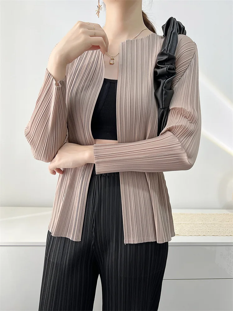 GGHK Pleated Cardigan Small Jacket Women 2023 New Solid Color Long-sleeved Temperament Commuting Korean Version of The Designer