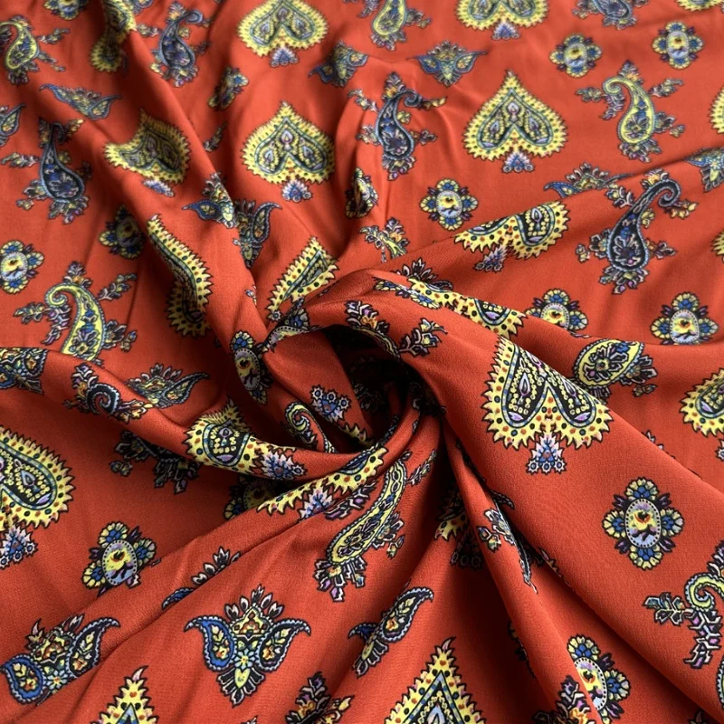 

Ткань из 100% тутового шелка 18 Momme Crepe Silk, 1 метр, с принтом красных сердечек, ширина 114 см, 44 дюйма, по дворам, JN198