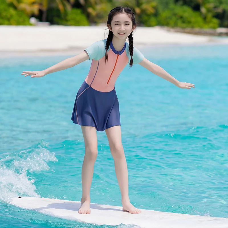 Costume da bagno intero per ragazze con gonna e maniche corte, costume sportivo estivo per bambine