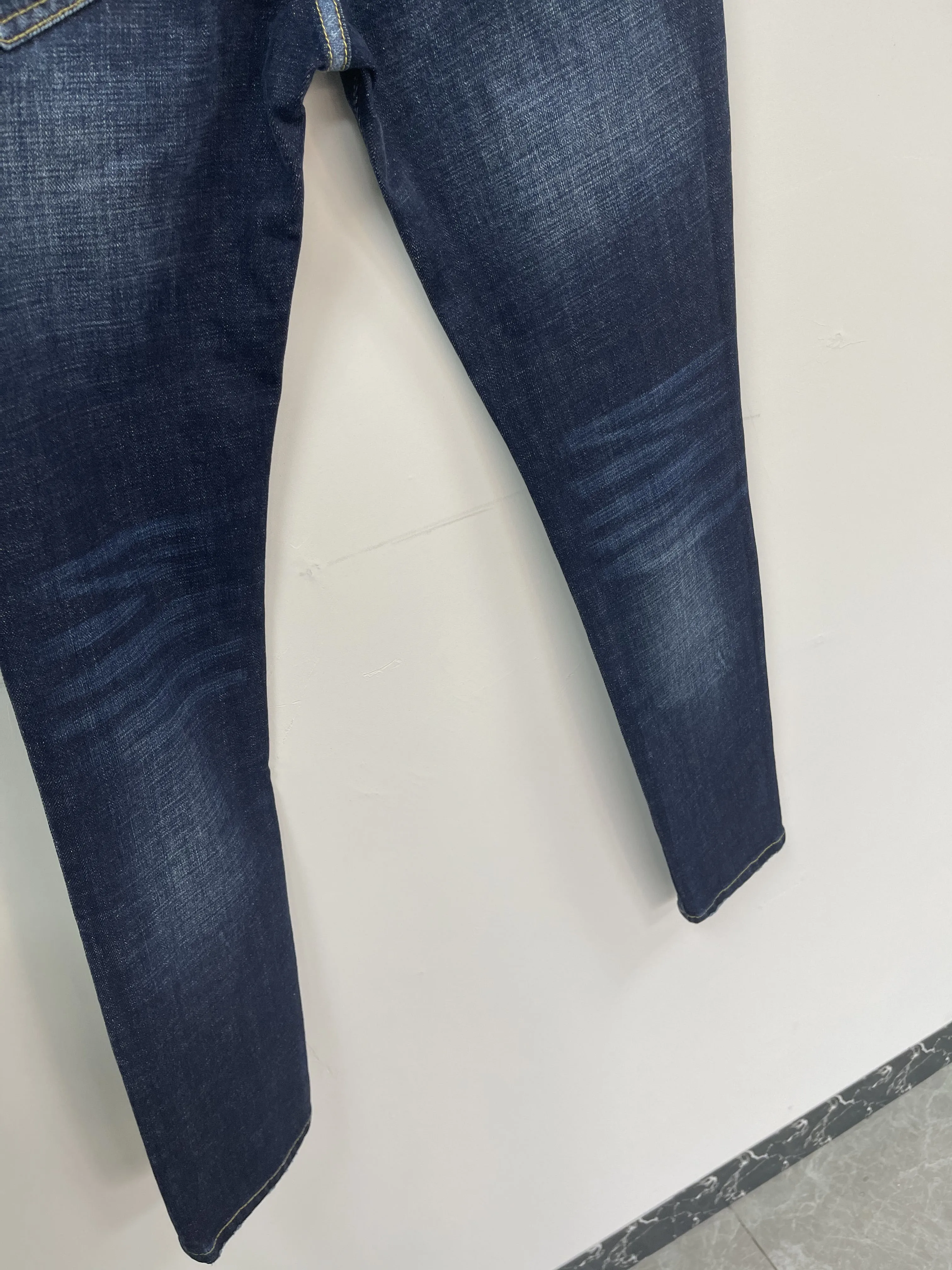 2024 New D2 Jeans Fashionable, Slim Fit, Minimalist, Worn Out Hole Patches, Painted Micro Elastic Feet Pants for Men