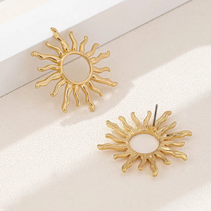 1 Pair Fashion Temperament Elegant Sun Flower Stud Earrings for Women Suitable Individuation Party Wedding Jewelry Birthday Gift image 3