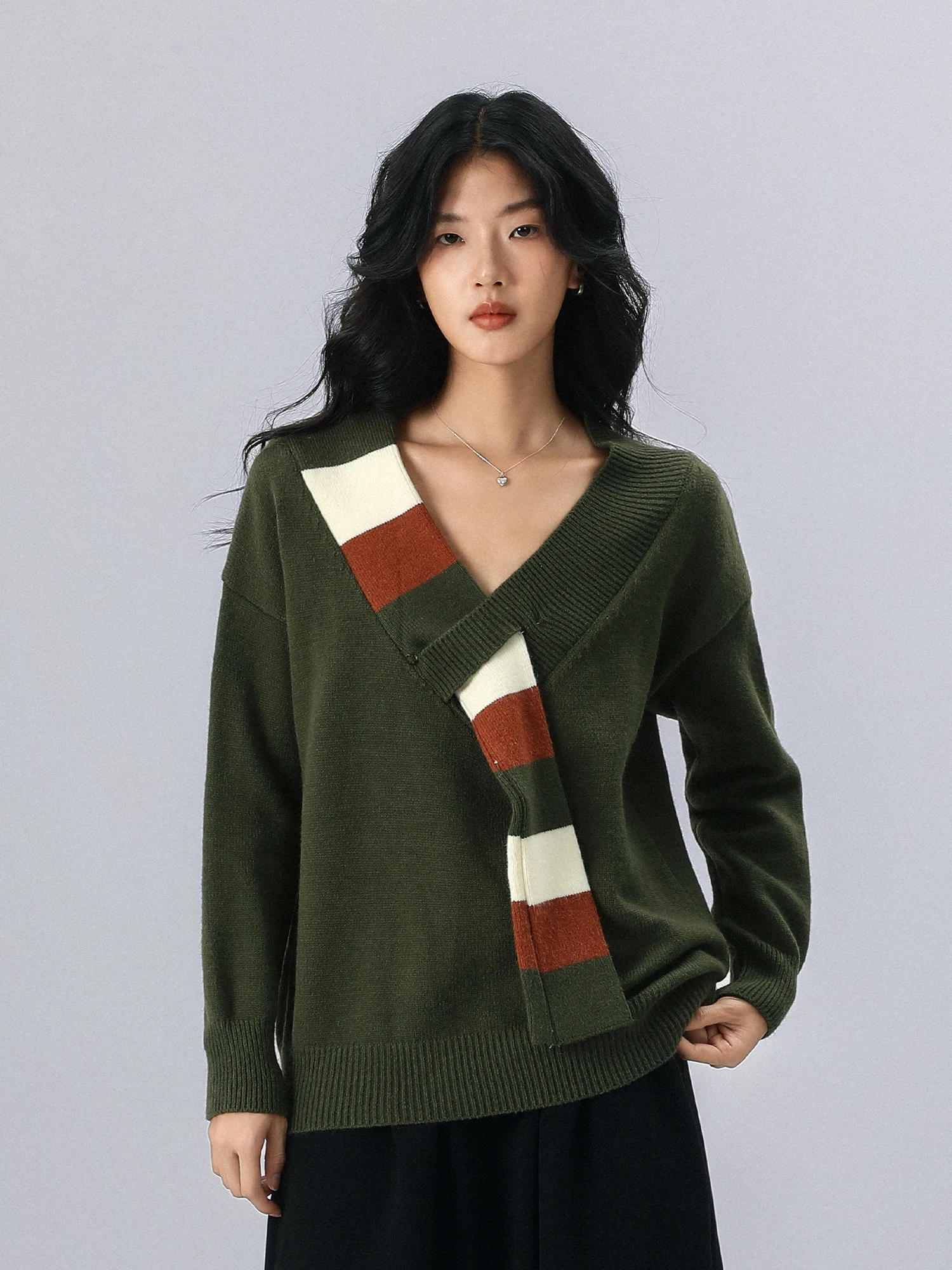 

Свободный женский свитер с V-образным вырезом в полоску, в корейском стиле, удобный вязаный топ для повседневной носки, модный зимний новый товар