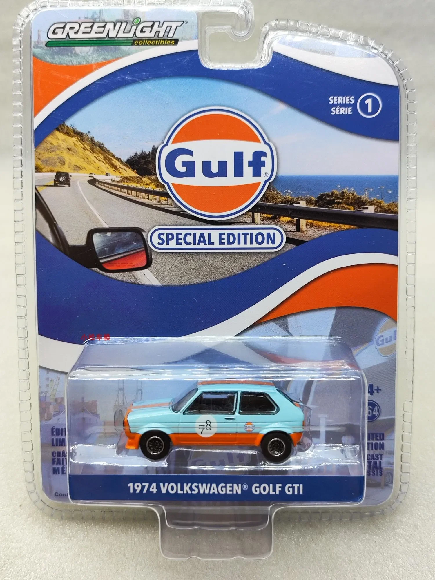 

Коллекционная модель автомобиля Green Light 1:64 Gulf Oil Special Edition Series 1-1974 Volkswagen Golf GTI 41135-D, подарочная игрушка, модель из сплава