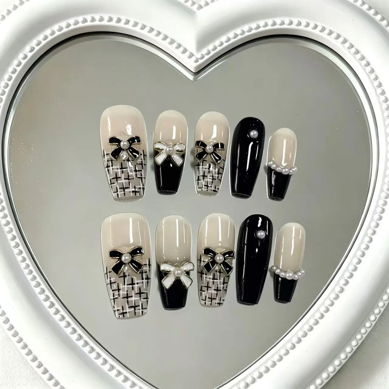 10-Piece Set of Heavy-Duty Metal Bow Zircon Long Trapezoidal Gothic Lolita Handmade Nails, Pure Black + Nude Translucent Dual-Color Gradient Base Color, Cool-Toned Dark Style Paired with Gentle Nude Skin Tones, Both Cool and Soft, Brightens Yellow Skin, Suitable for Autumn and Winter, Halloween, Gothic Outfits view 2