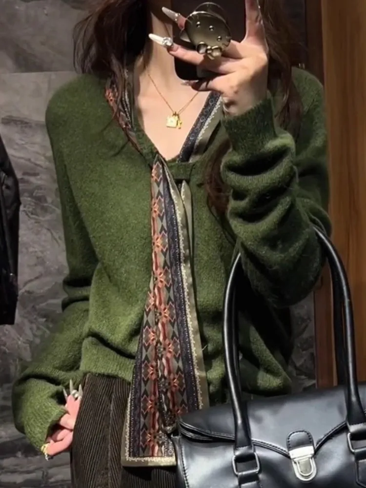 

Knitted Sweater Women French Style Green V Neck Scarf Attached Long Sleeve Loose Fit Simple Versatile Autumn New Fashion Top