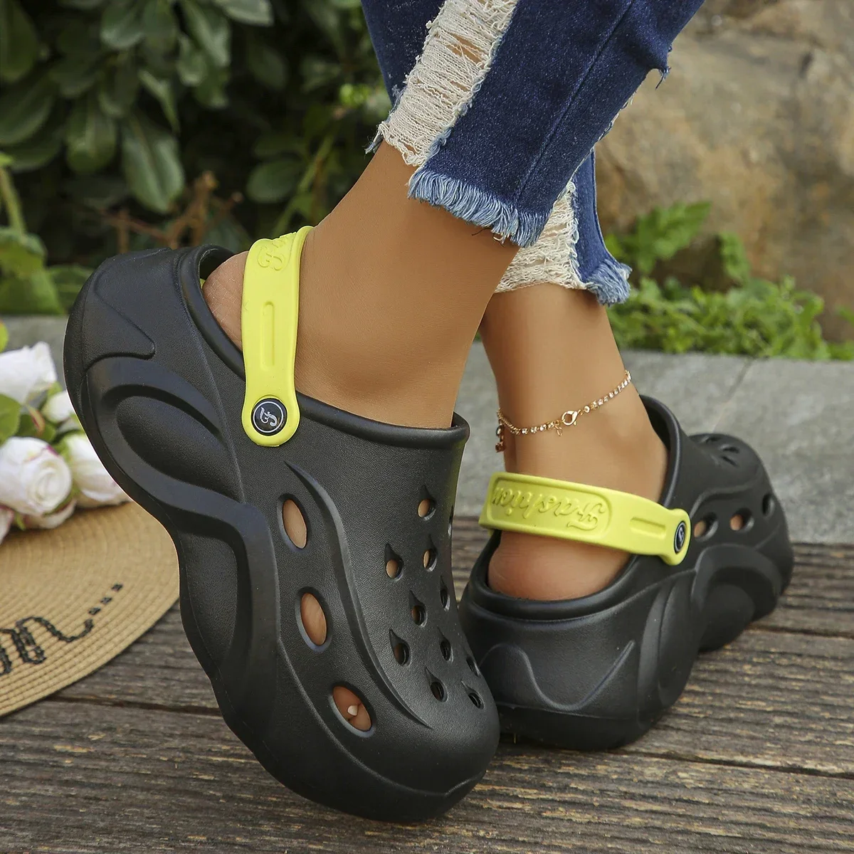 Beach Slippers 2024 Women's Platform Sandals Thick Sole Fashion Garden Shoes for Women Outdoor Non Slip EVA Sandalias Mujer