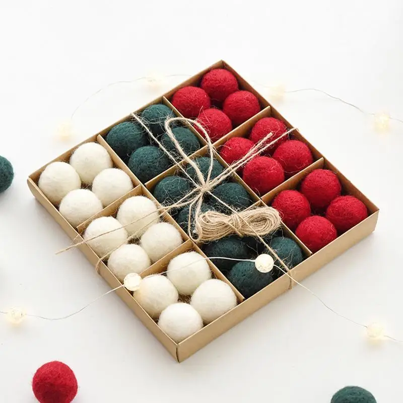 Mini ornamenti con palline di Natale Feltro di lana Albero di Natale Decorazione per feste Capodanno Sfere di Natale Ciondolo Palline regalo per le vacanze
