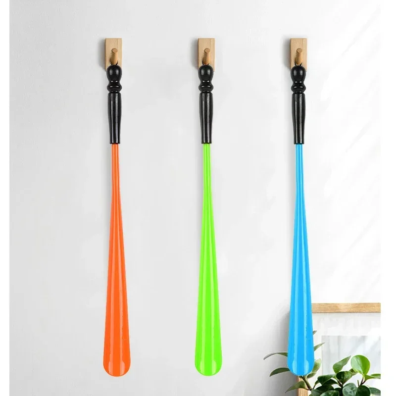 

Длинная ложка для обуви 47,5 см с кольцом для подвешивания для беременных, пожилых людей и тех, кто не любит тратить много усилий - ложка-шпатель для обувания