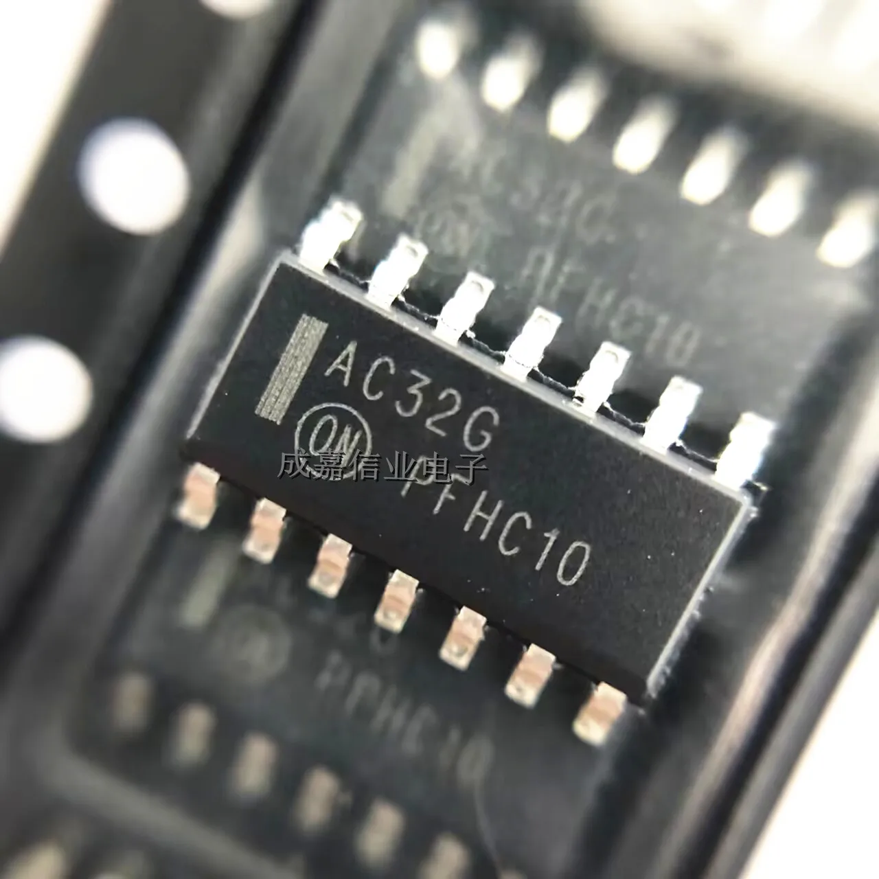 10pcs/Lot MC74AC32DR2G SOP-14 MARKING;AC32G OR Gate 4-Element 2-IN CMOS 14-Pin Operating Temperature:- 40 C-+ 85 C