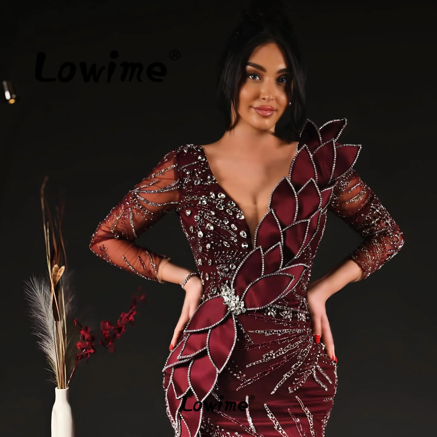 Elegant Burgundy Arabic Evening Dresses Long Sleeves V Neck Crystals Beaded Mermaid Prom Party Dress For Women Robes De Soiree