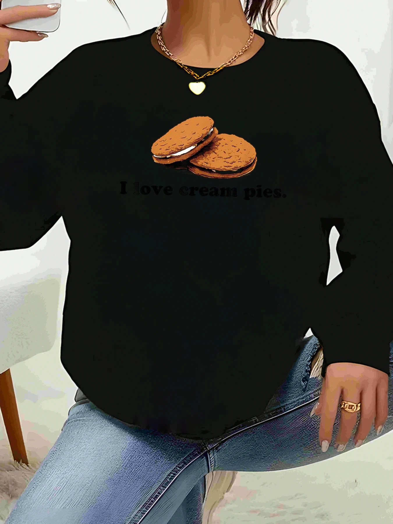 

Толстовка с длинными рукавами и графическим принтом кремового пирога для повседневной женской одежды