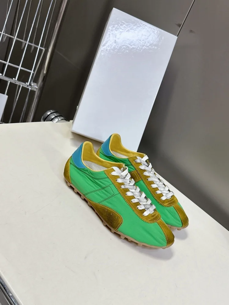 2025 model retro, versatile, genuine leather, soft-soled, flat-bottom, lightweight, training shoes for sports and casual wear
