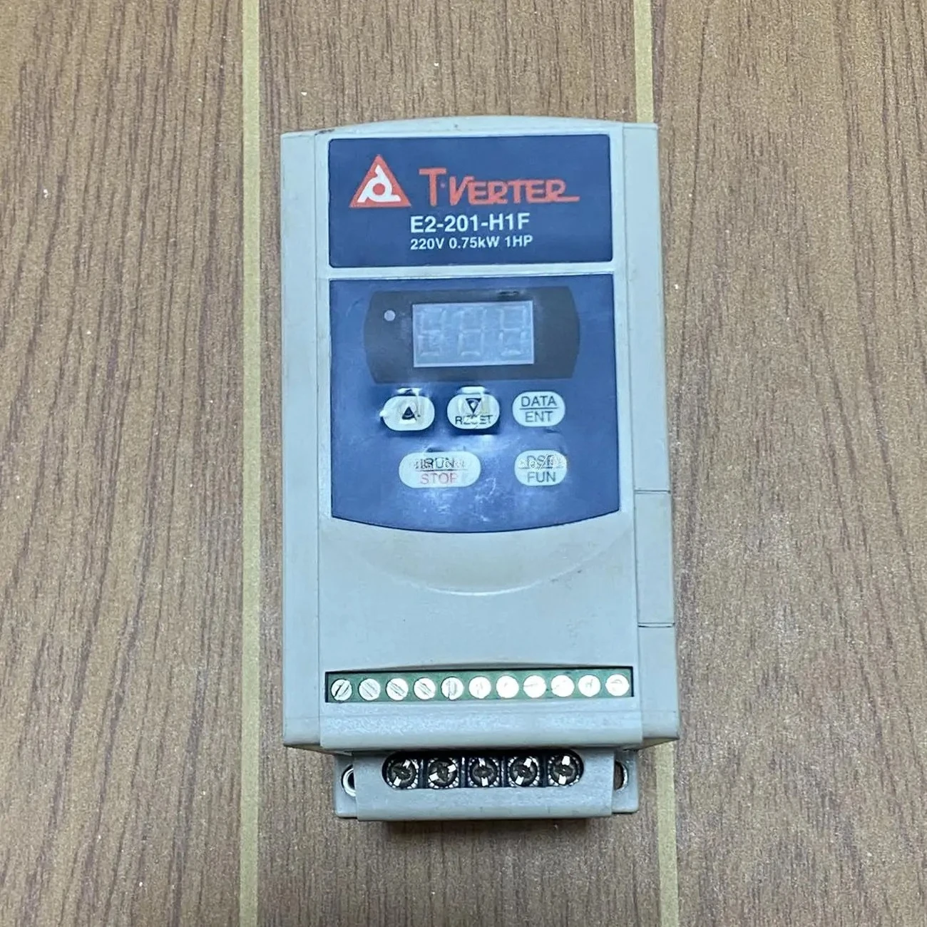 E2-201-H1F  100% tested successfully inverters