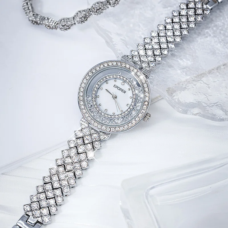 Zimowe zegarki damskie: modne, skromny luksus, wykwintne zegarki damskie z wyrafinowanym charakterem.