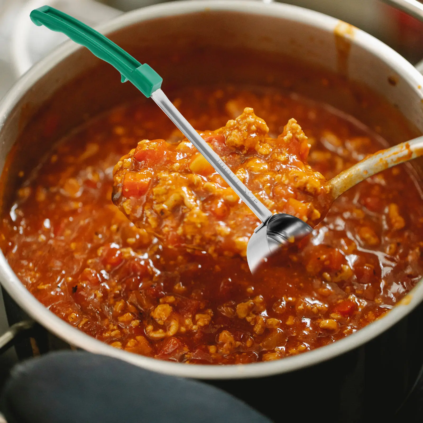 Cuchara para salsa de pizza de acero inoxidable, base plana, mango largo, cuchara para servir con orificios para controlar porciones, para salsa de cocina