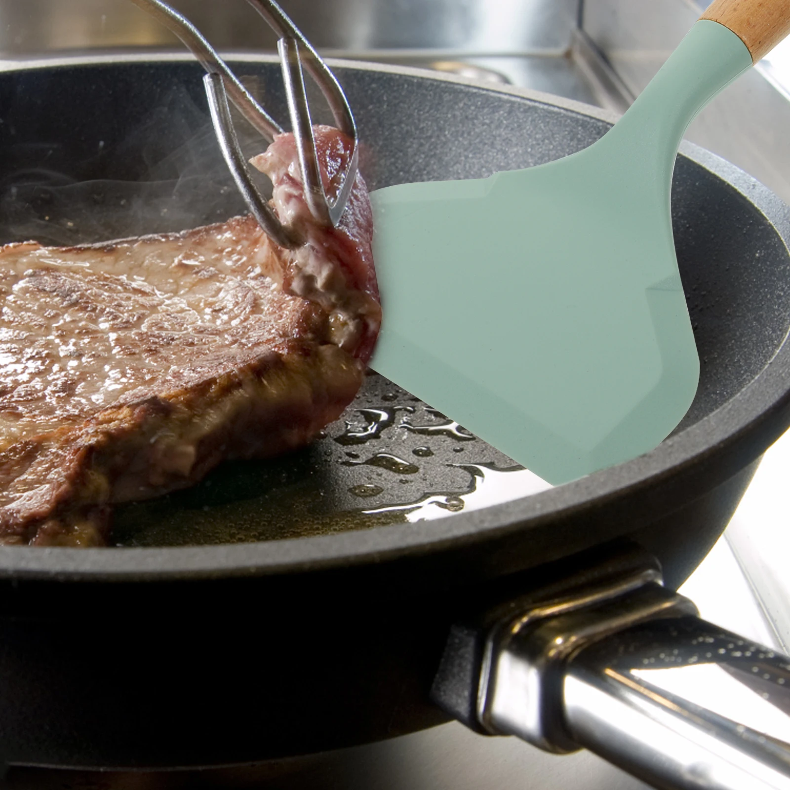 

Silicone Wooden Handle Spatula Heat Resistant Non-Stick Cooking Tool For Kitchen Home Restaurant Use Wide Frying Shovel