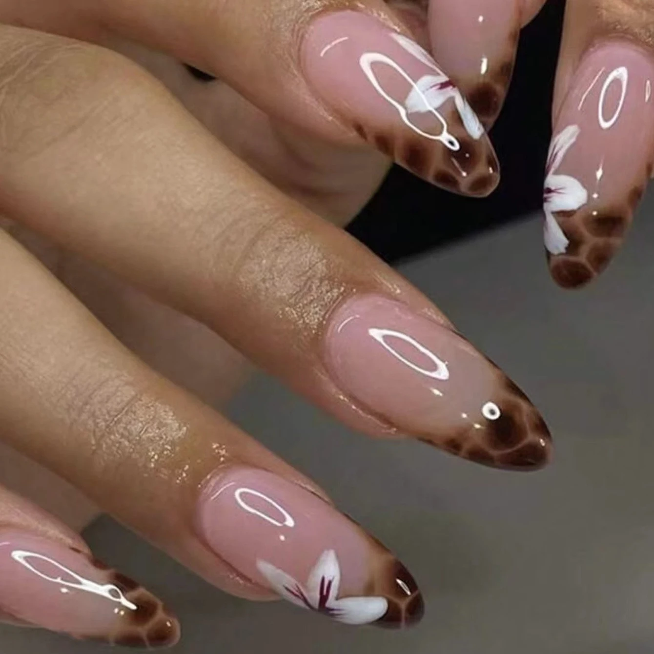 24 Stück French Flash White Border Cherry Blossom Strass-Kunstnägel, aufhellendes Nagelset mit abnehmbaren Kunstnägeln für Festivals – Detail 18