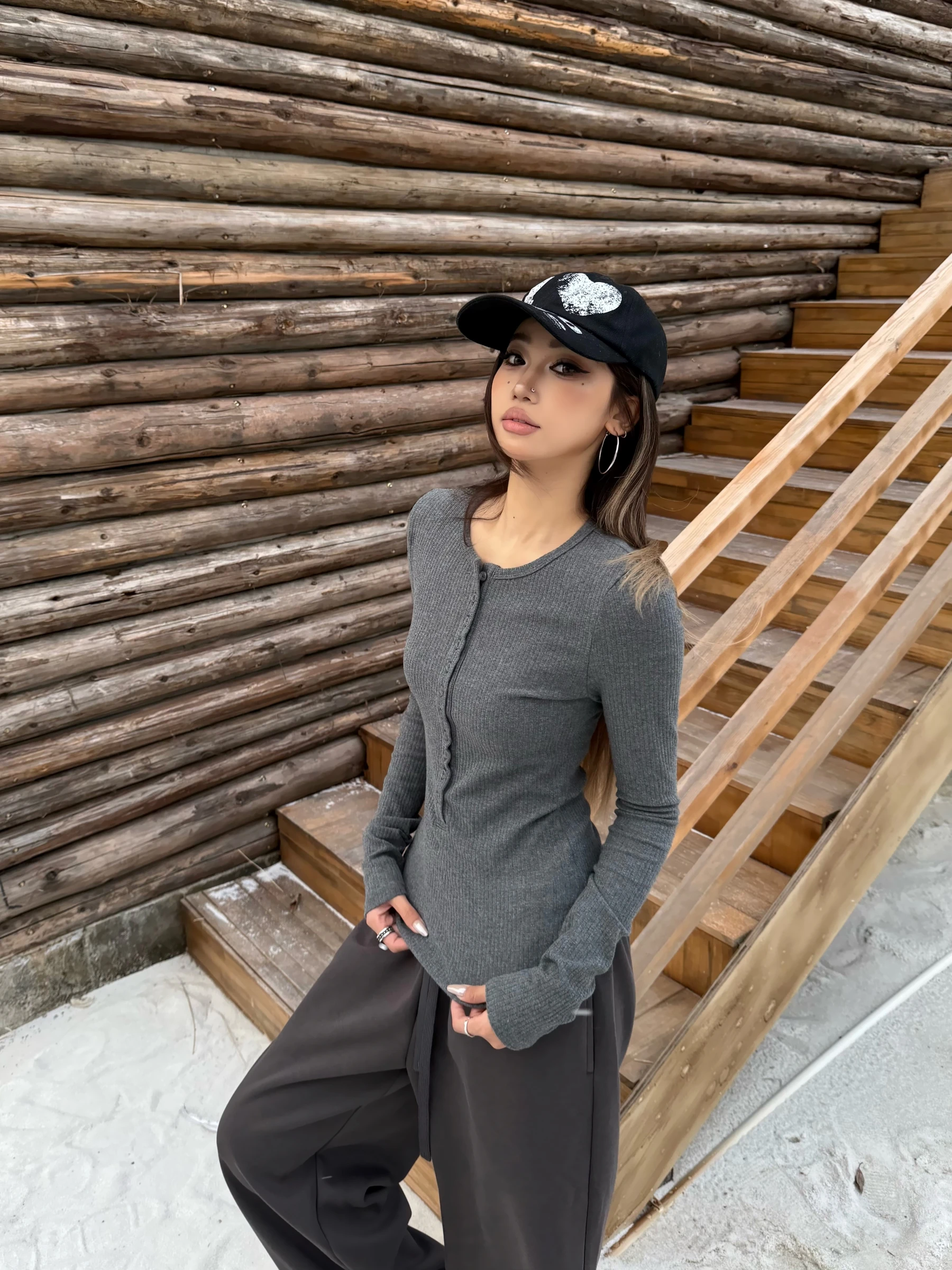 

Женская трикотажная футболка ZZHLazy Henry с длинным рукавом и V-образным вырезом, облегающая, для базового слоя, осенняя, для ношения как под одежду, так и поверх нее