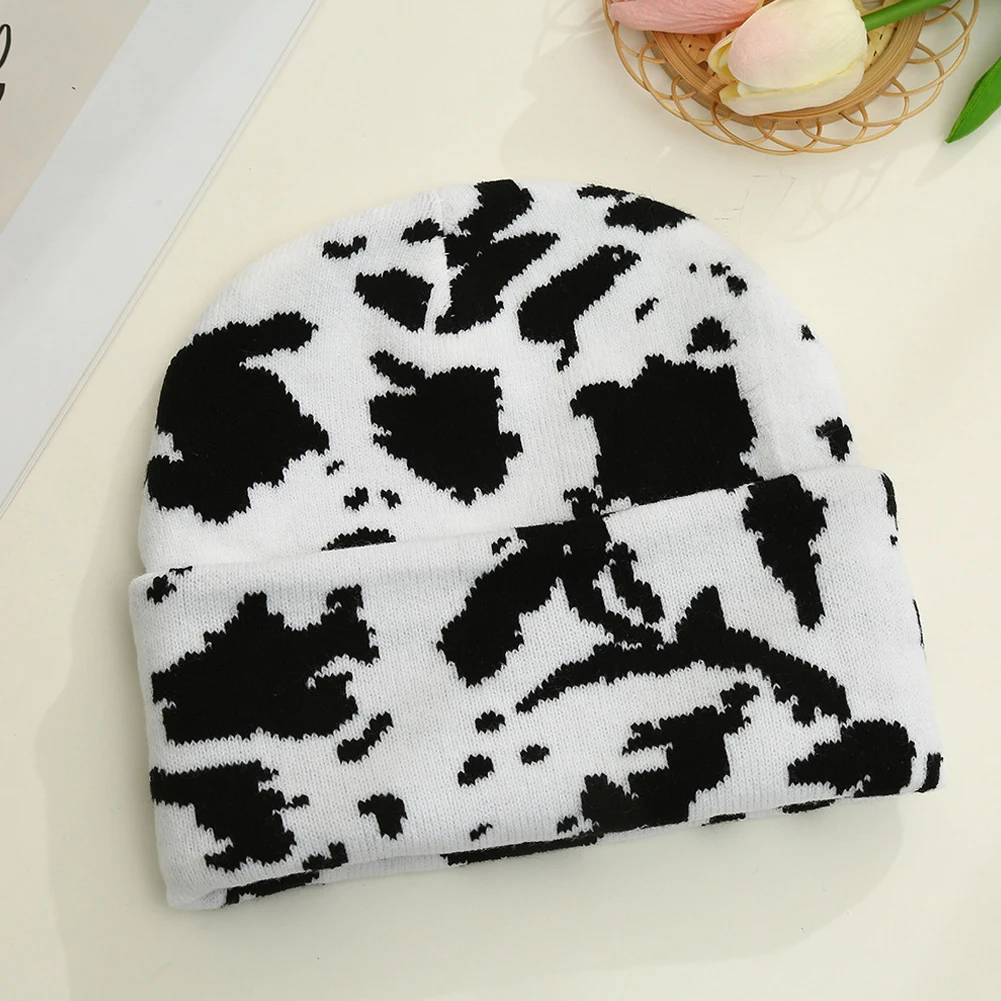 Winter Cow Pattern Knitted Hat Soft Breathable Commuting Hat For Running Camping