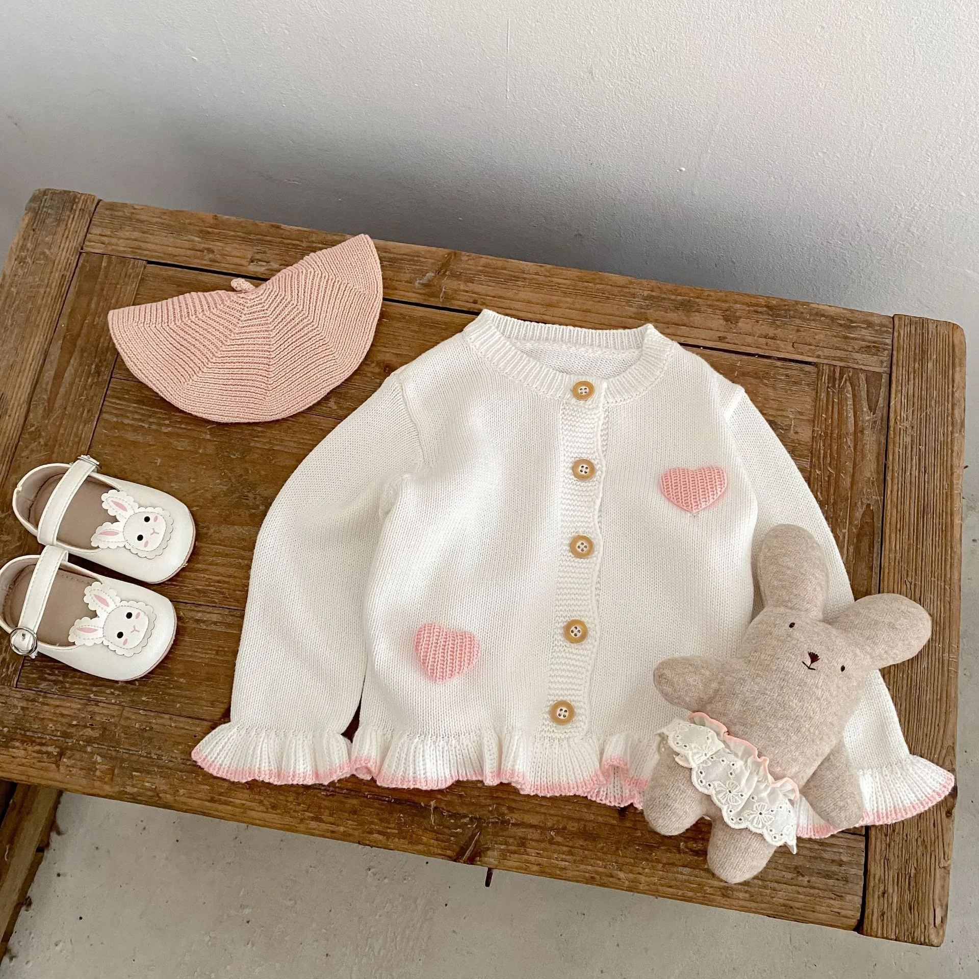 Abrigo de Punto con Cuello Redondo, Bordado de Corazón y Volantes para Bebé Niña, Dulce y Adorable, para Primavera y Otoño