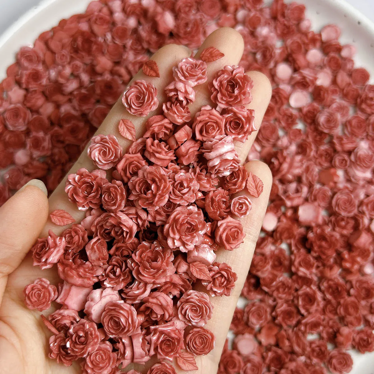 다양한 스타일의 연꽃 모란 장미 레진 네일 아트 참 3D 발광 모조 잎 꽃 혼합 네일 장식 DIY 네일 부품