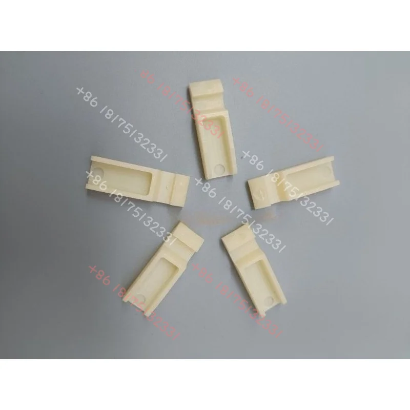 Air detector shell, clip, buckle, hemodialysis machine accessories are brand new, with pin springs.