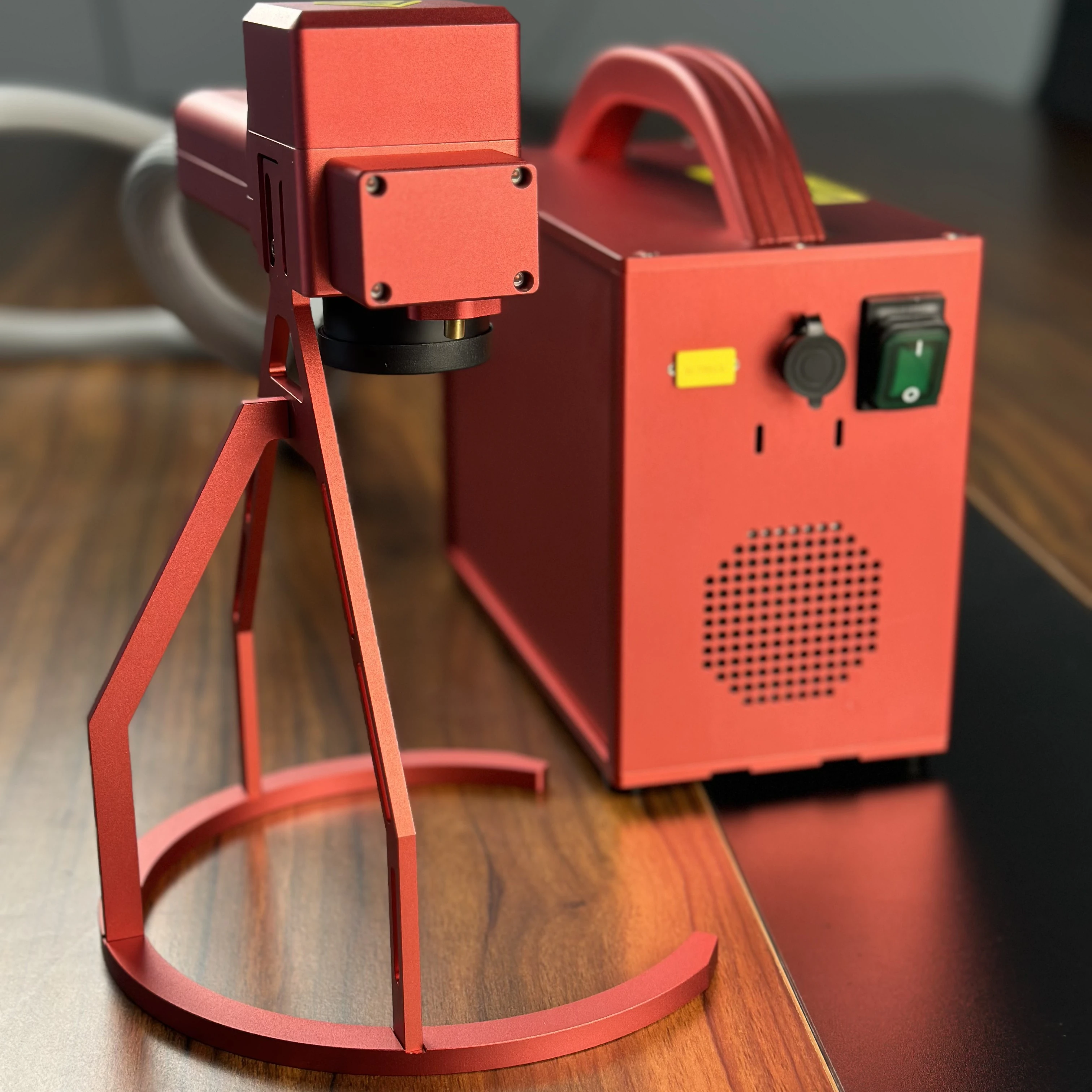 

Лазер 20 Вт 30 Вт Ручной волоконный лазерный гравировальный станок Ручной лазерный маркировочный станок Маркировка с компьютерной фабрикой