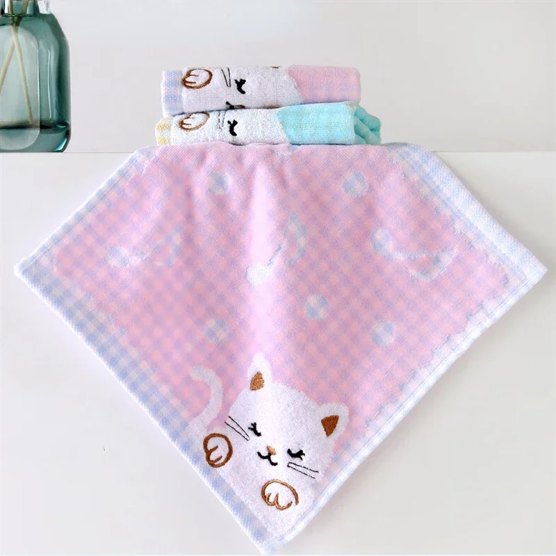 1pcs Comfortable Cotton Children Kids Towel Super Soft Kids Cute Kittens Baby Bibs Water Absorbing High End Bibs High Quality