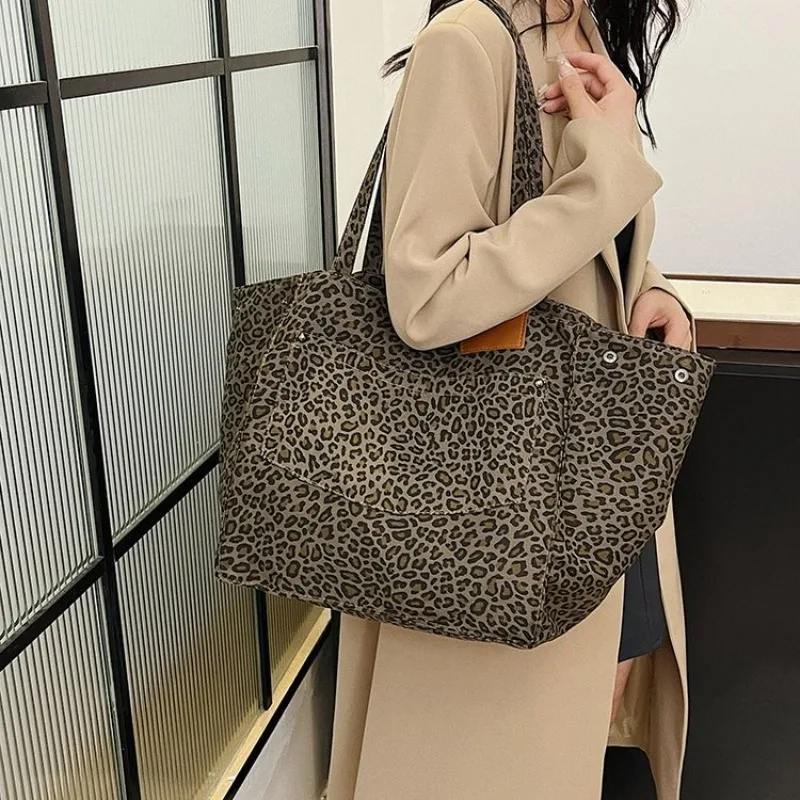 

Minimalist Stylish Messenger Bag For Women Designer Crossbody Shoulder Bag Simple Chic Leather Tote Also Perfect As A Diaper Bag