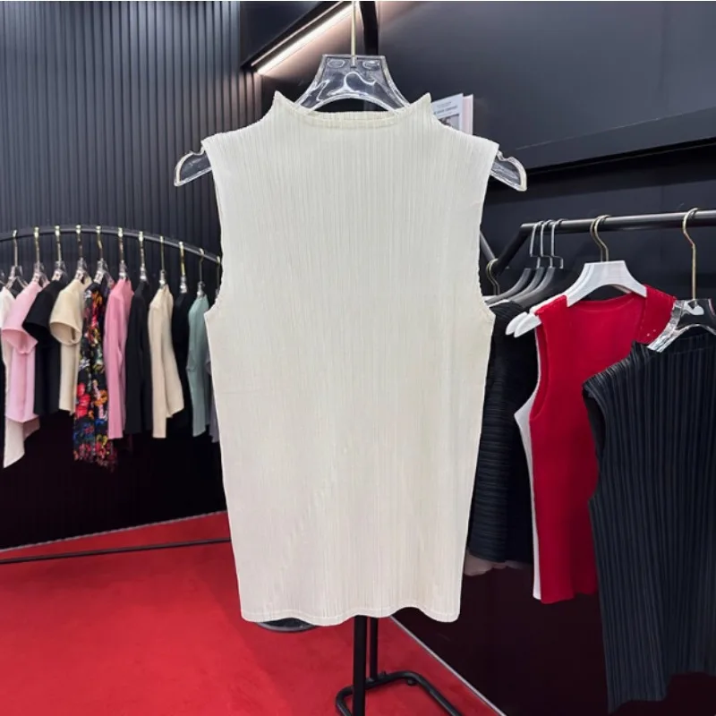 

Miyake Pleated Ladies Tops Sleeveless Pleated T-shirt Summer Women Clothing Pleats 2025 New Arrival Breathable Cotton Shirt