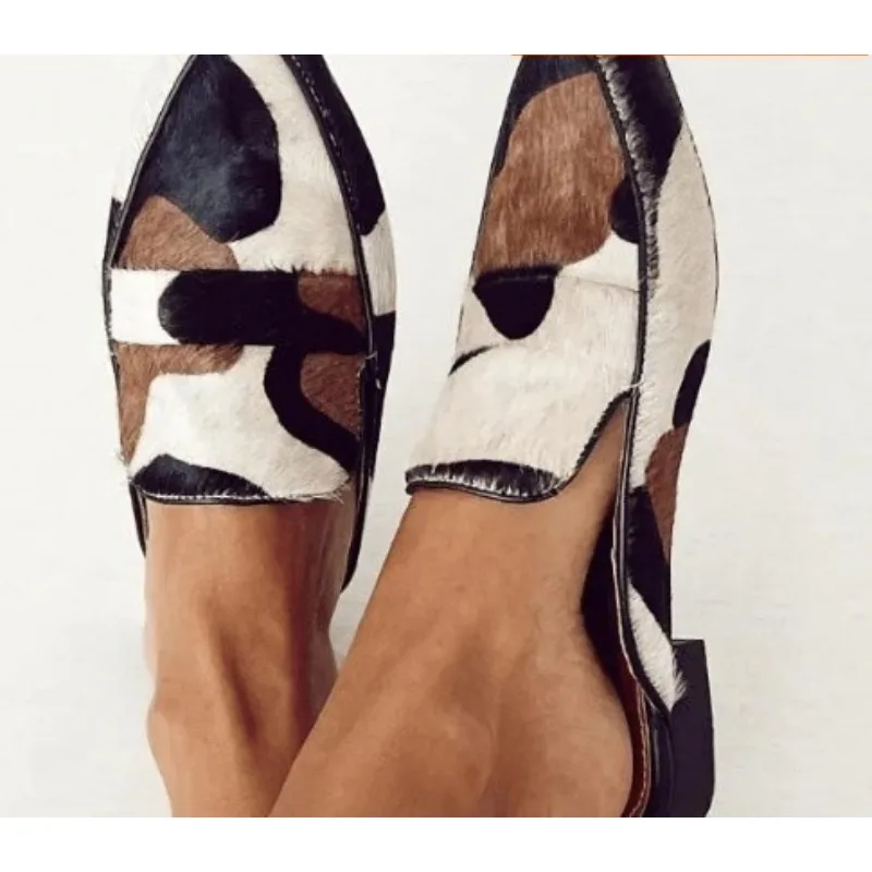 Sapatos Femininos Casuais Estilo Britânico 2026, Nova Coleção Primavera/Outono, Bico Fino, Estampa de Vaca, Tamanhos 34-43