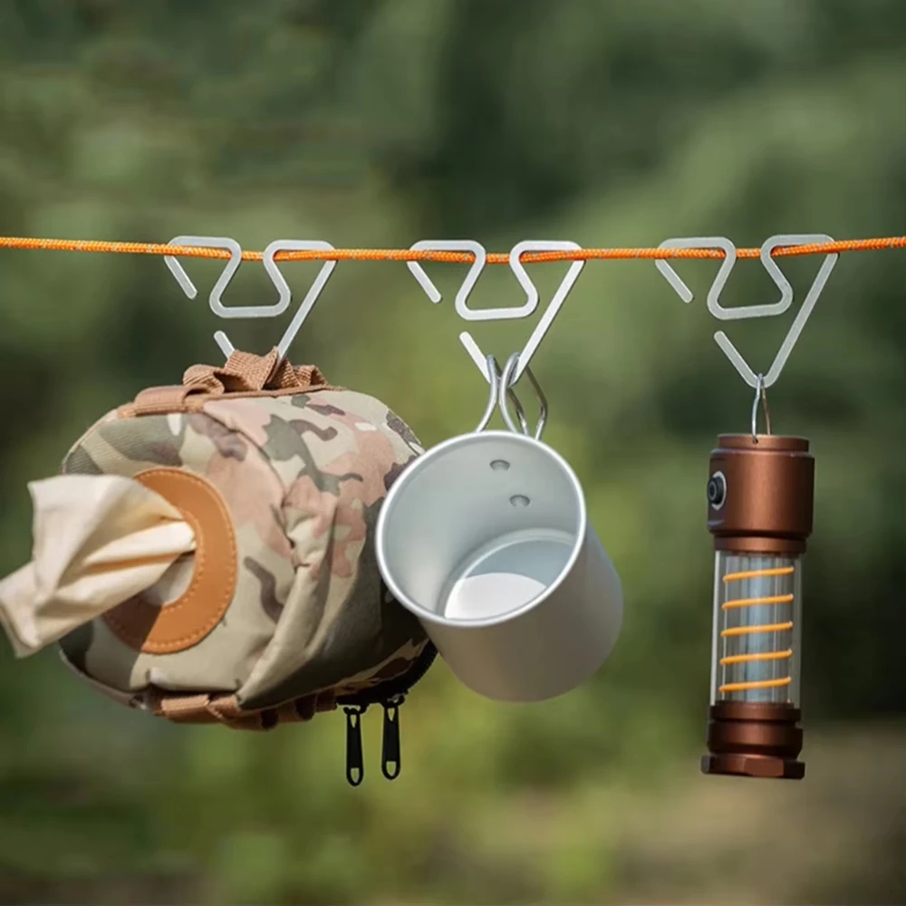 Gancho de Metal Multifuncional para Acampamento ao Ar Livre com Suporte Integrado para Lâmpada de Barraca e Gancho Duplo Bidirecional para Equipamentos de Camping