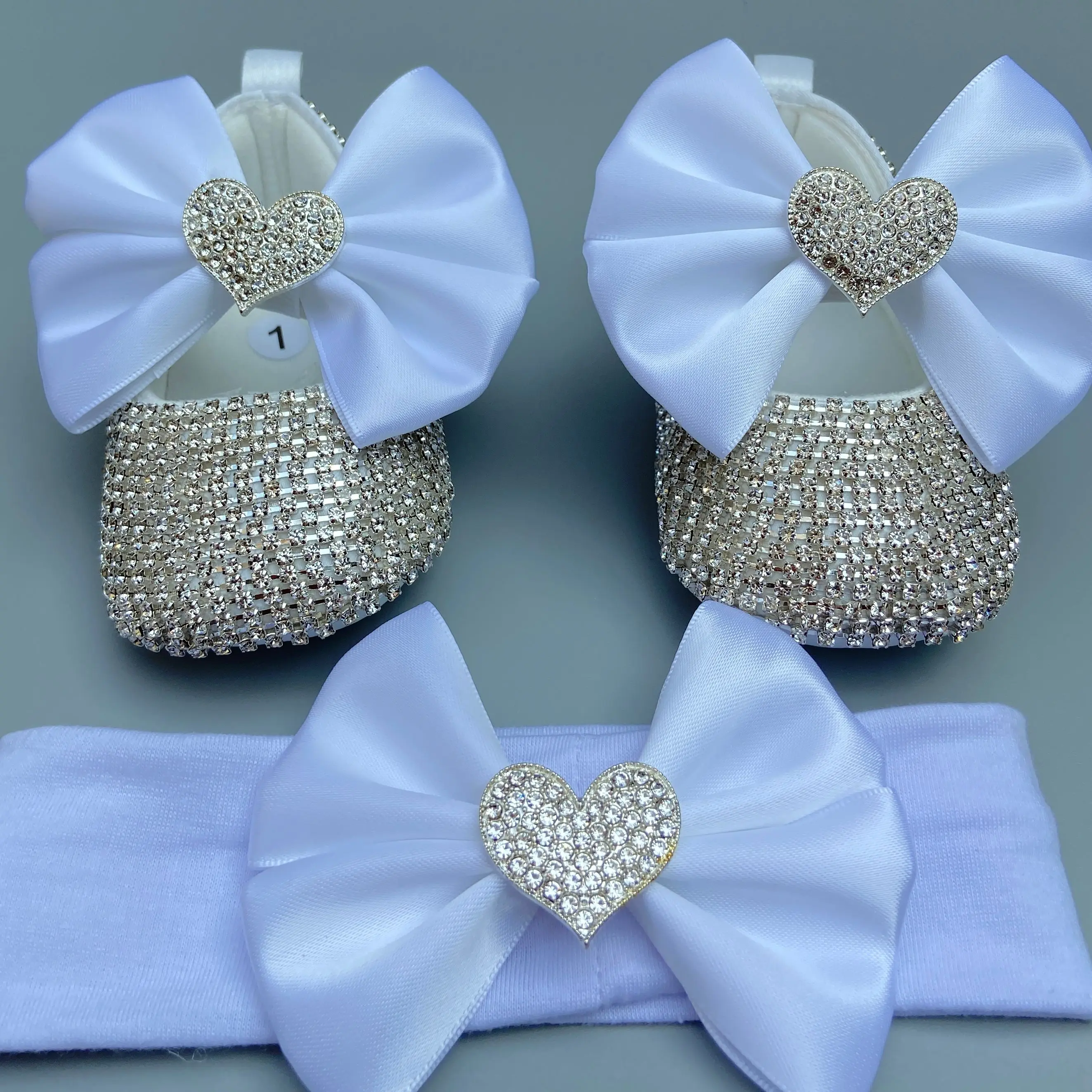 6. Dollbling Delicate Abrikoos Vlinder Baby Schoenen Hoofdband Set Luxe Diamant Pluis Outfit Rode Onderkant Meisje Doop Schoenen