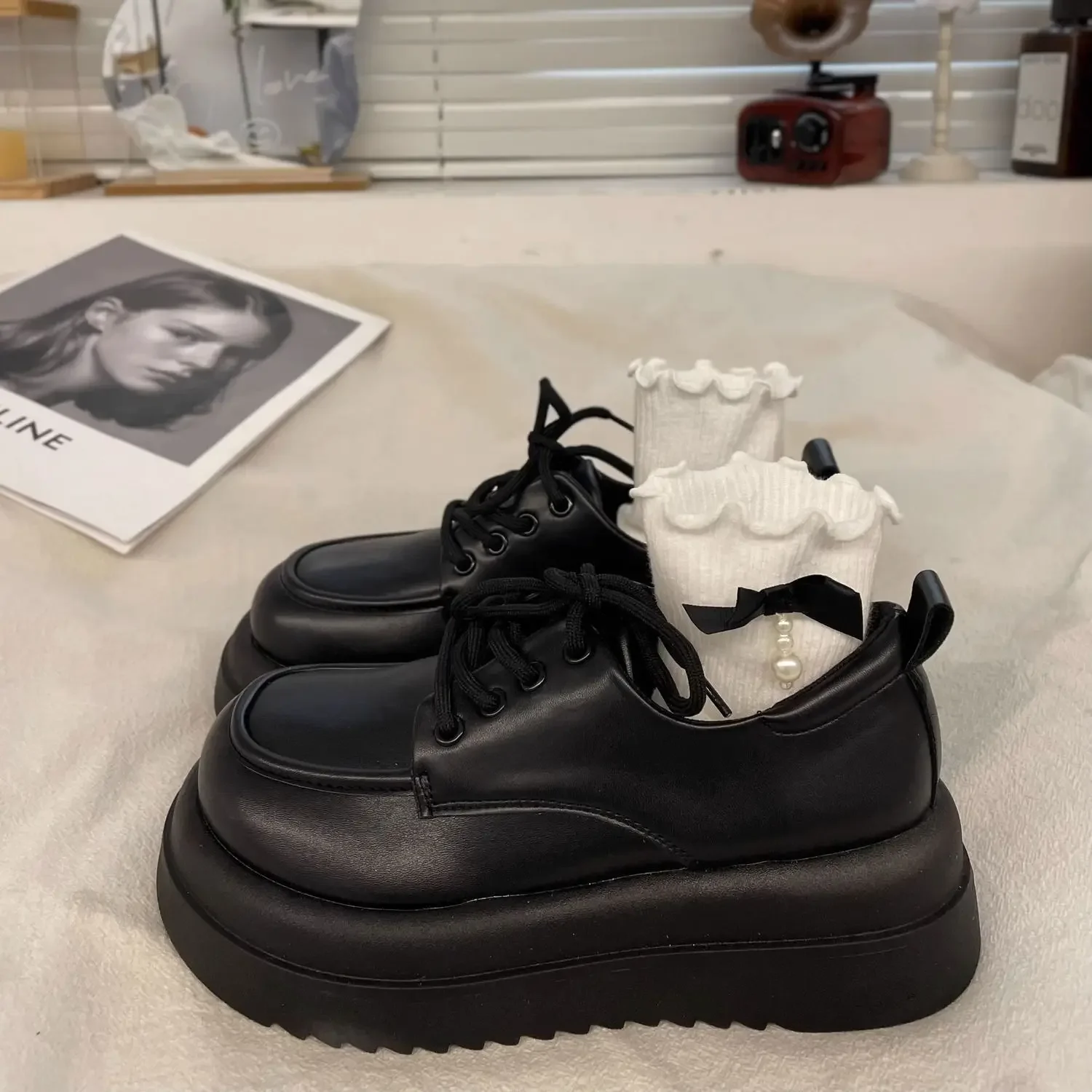 

Женские туфли-лодочки на среднем каблуке. Лоферы. Женская обувь. Платформа с круглым носком. Быстрая доставка. Стильная акция. Высококачественная обувь 39.