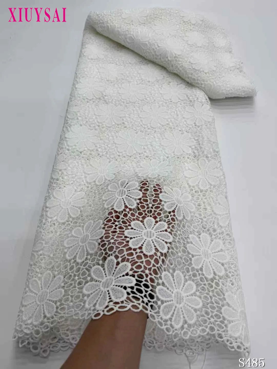 

Новейшая африканская кружевная ткань из гипюрового шнура, стиль 2025 года, нигерийская водорастворимая кружевная ткань, 5 ярдов для свадебной вечеринки, чистый белый цвет