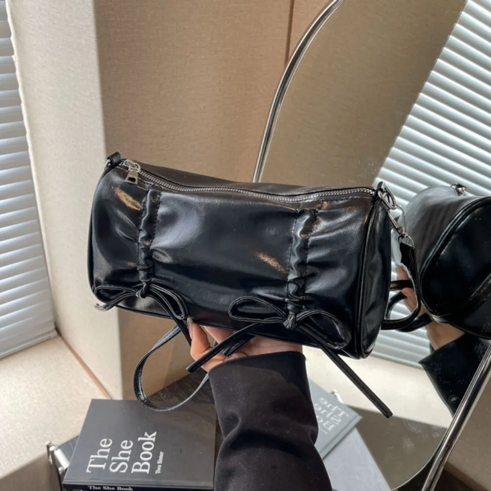 

Trendy Bow Pillow Bag Shoulder Bag Casual Messenger Bag Underarm Bag Daily Commuting Bag Retro Handbag PU Women's Bag