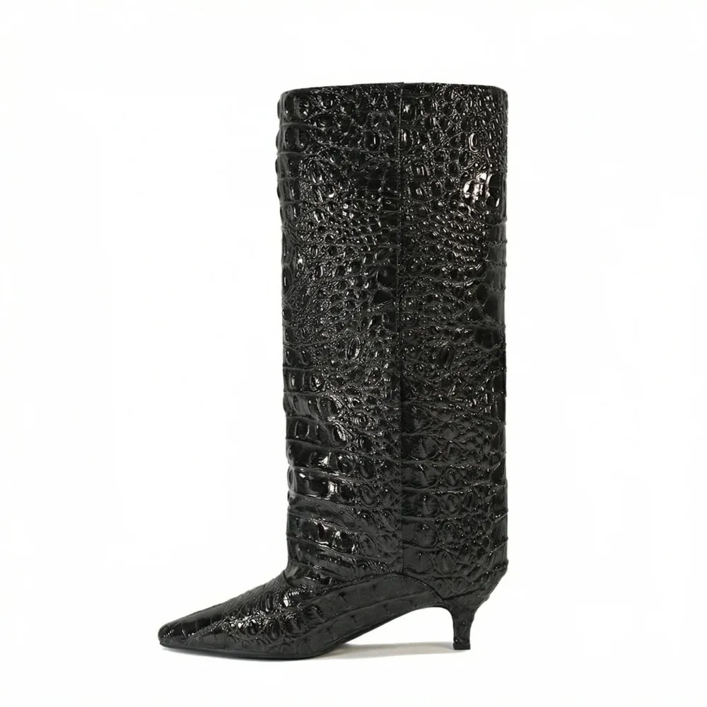 Trendige Euro-Amerikanische Kniehohe Stiefel mit Kitten-Heel und Breitem Schaft im Krokodilmuster in Zweifarbigem Design für Damen Casual Party